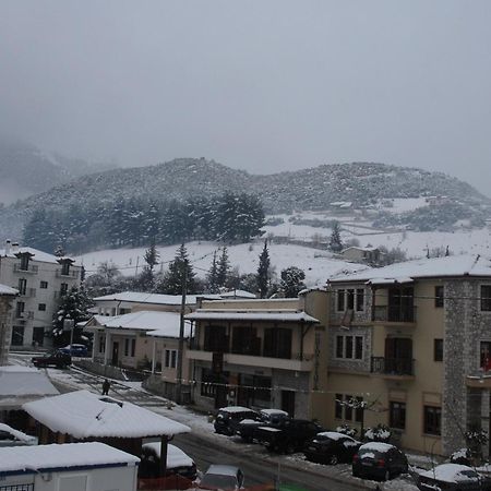 Hotel Kynaitha Калаврита Экстерьер фото