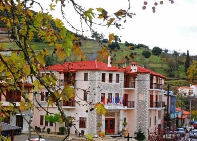 Hotel Kynaitha Калаврита Экстерьер фото