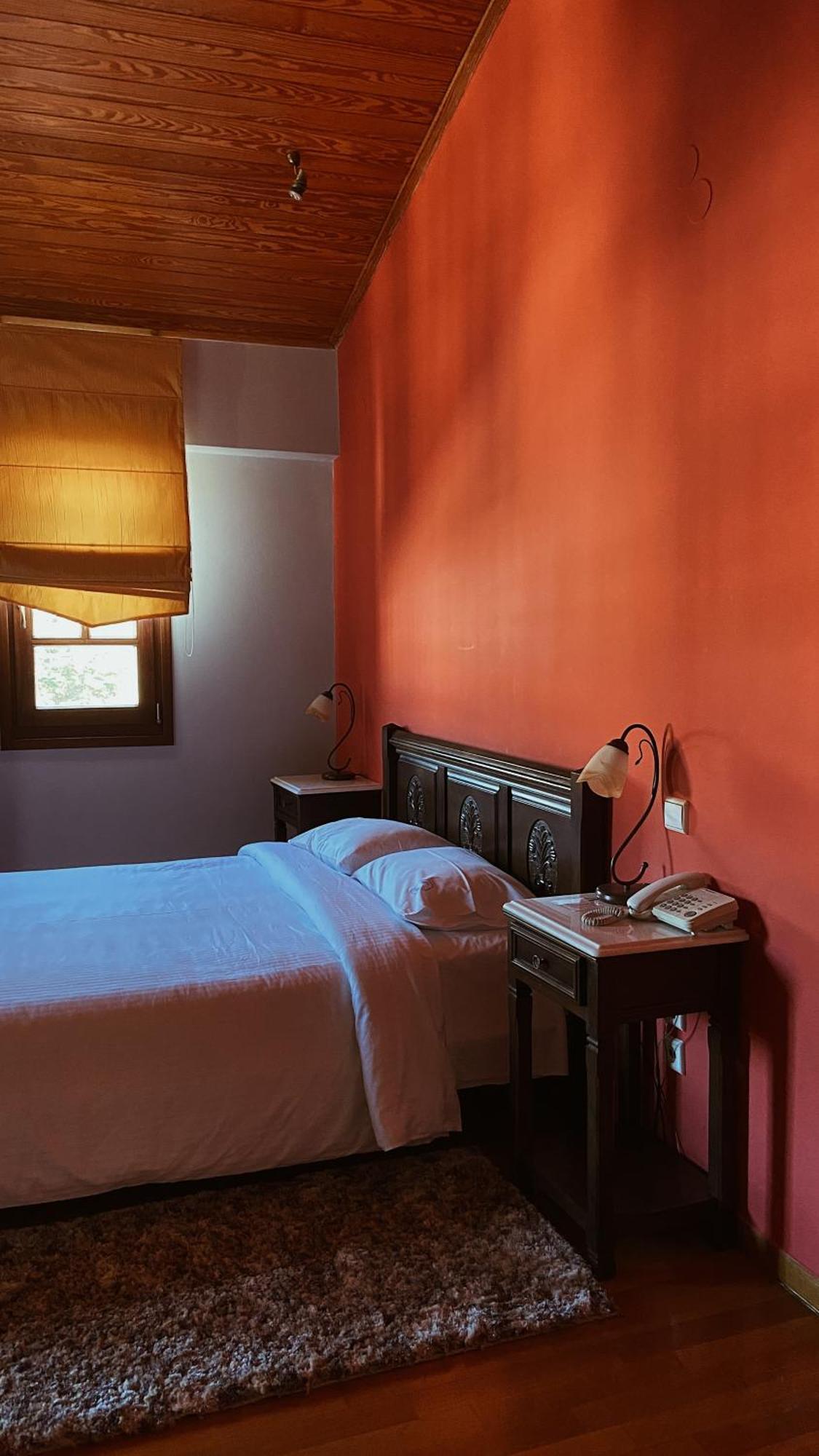 Hotel Kynaitha Калаврита Экстерьер фото