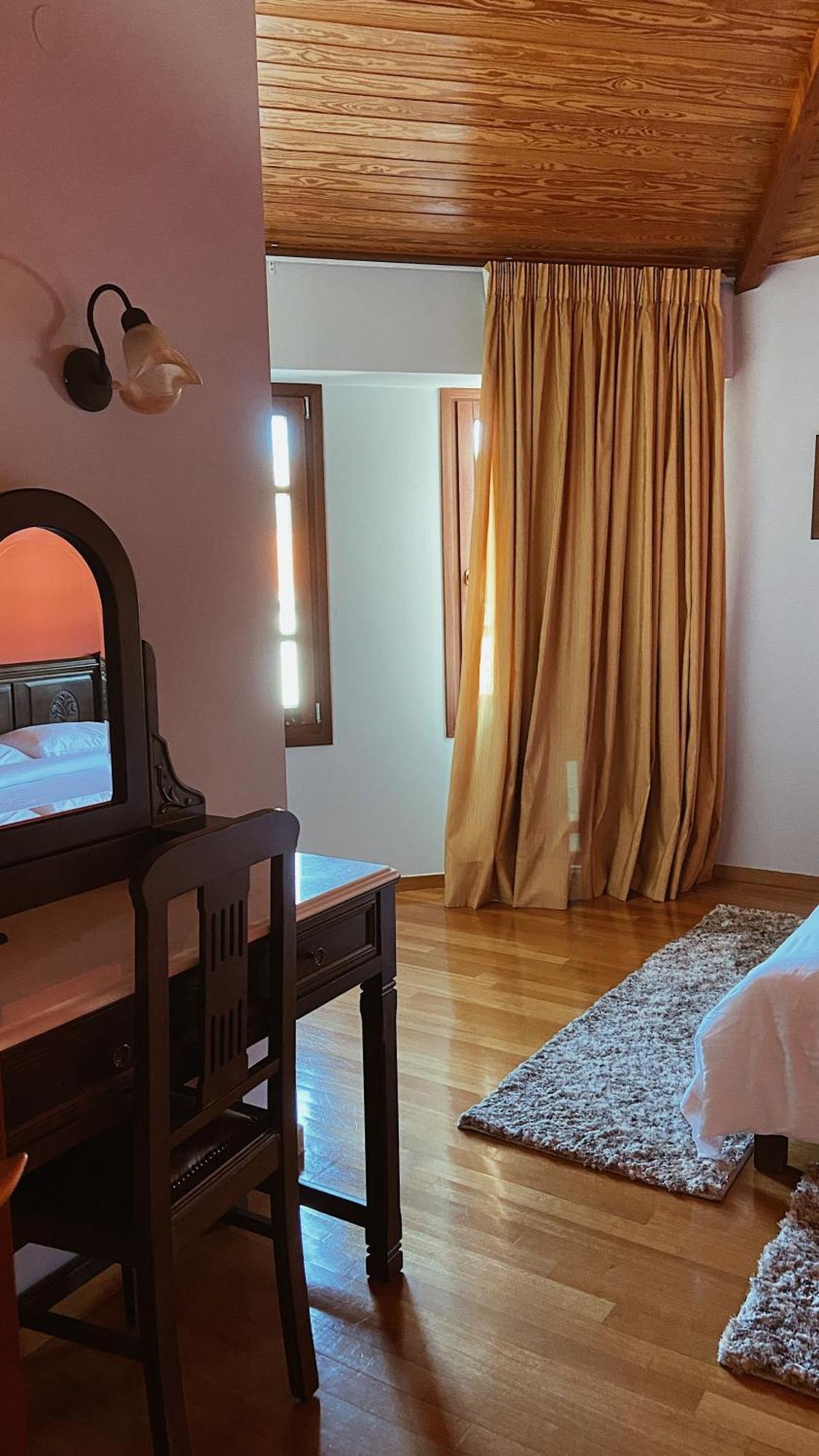 Hotel Kynaitha Калаврита Экстерьер фото