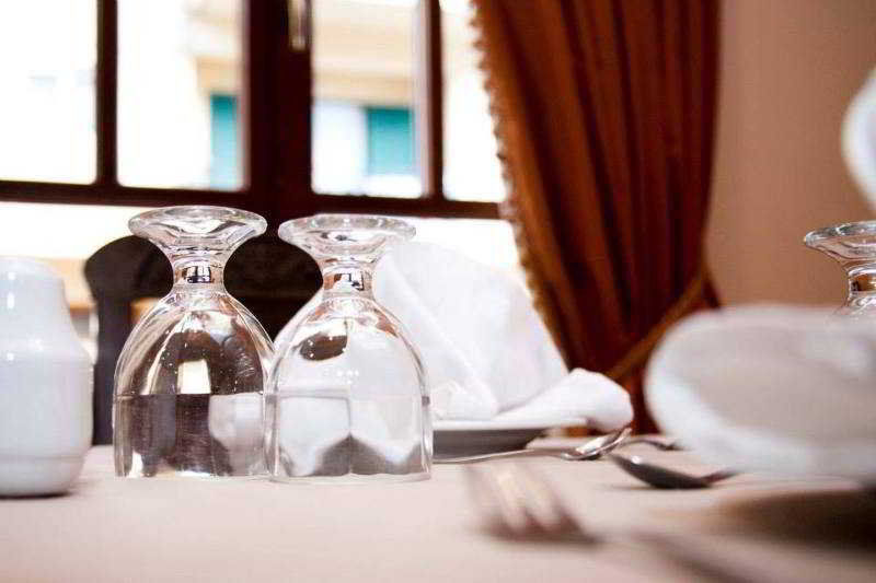 Hotel Kynaitha Калаврита Экстерьер фото