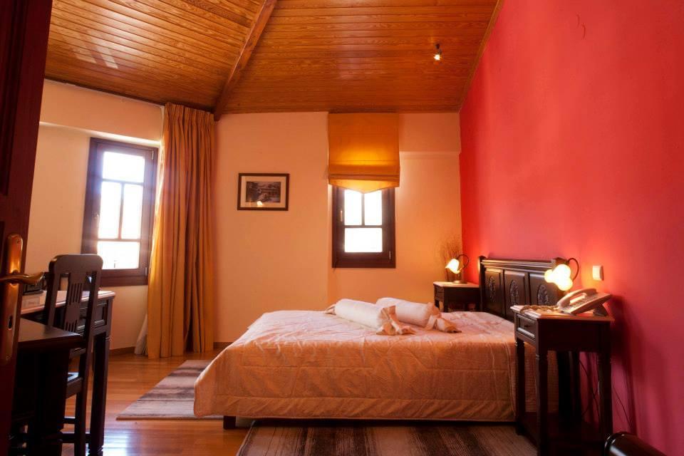Hotel Kynaitha Калаврита Экстерьер фото